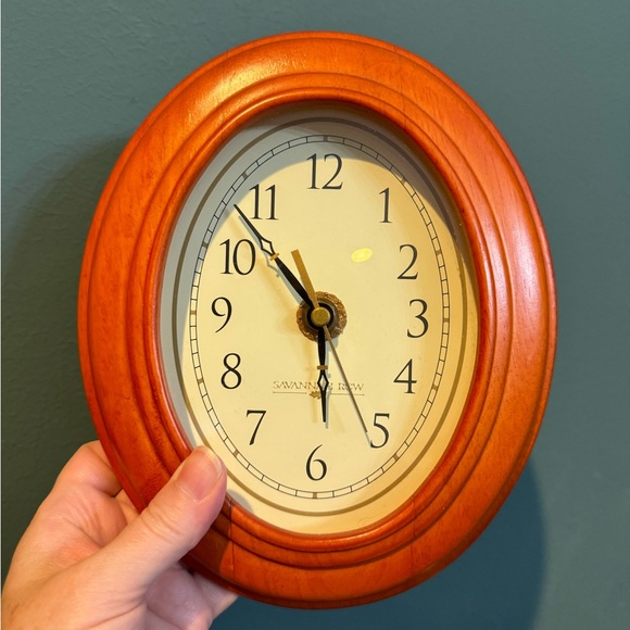 Savannah Row Rosewood Oval 8” Wall Clock Quartz Works - Picture 3 of 7